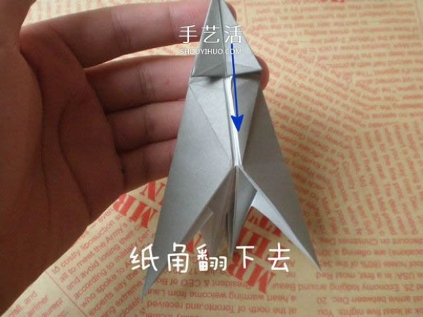 Illustrations of how to fold a cute puppy. Step-by-step pictures of origami puppies.