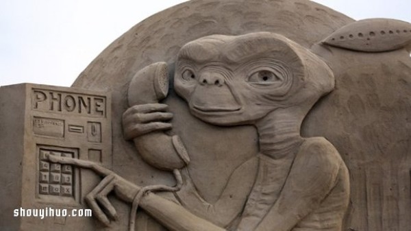 Hollywood movie themed sand sculptures to feel the artistic charm of sand