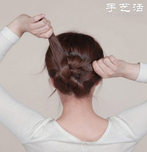 MM with long hair, look here: DIY tutorial for Korean-style buns