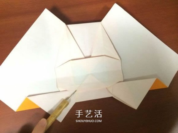 How to fold a complex three-dimensional sports car with detailed steps of origami sports car