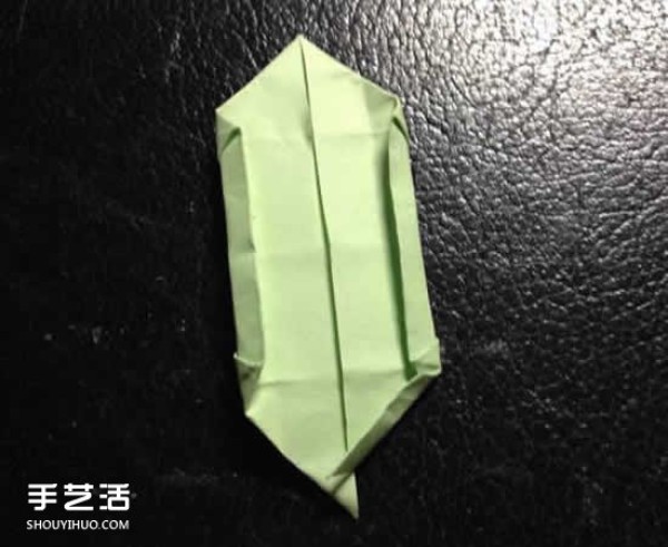 How to fold a four-leaf clover, a simple four-leaf clover origami tutorial with two pieces of paper