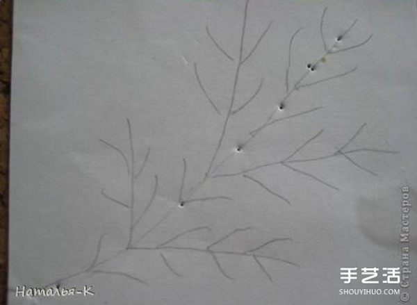 Illustrations of how to make handmade chrysanthemums and how to make cardboard chrysanthemums