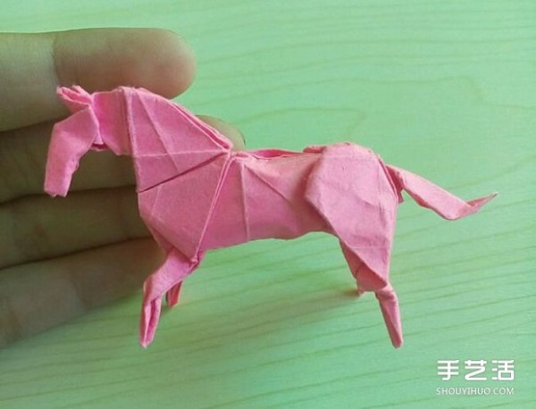 Hideo Komatsus Horse Origami Illustration, a Super Detailed Three-dimensional Horse Origami Tutorial