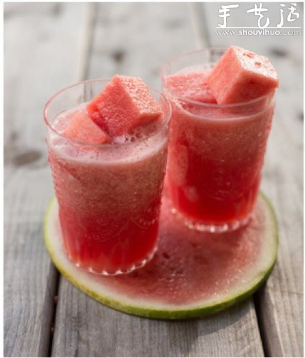 DIY watermelon ice cubes, tutorial on how to make watermelon ice cubes