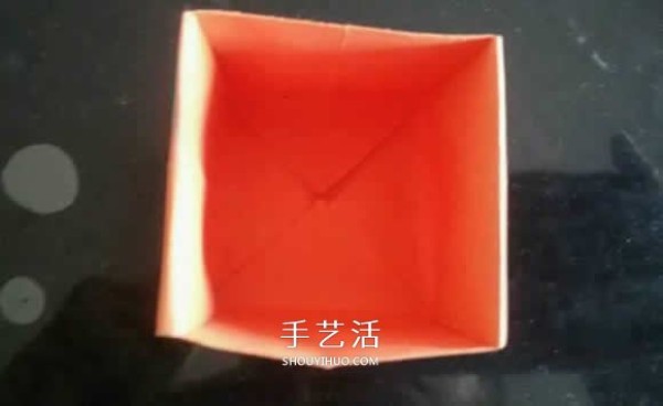 How to fold a rose carton and illustrate the origami Valentines Day rose gift box