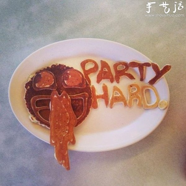 Play with cartoon pancakes in funny shapes and make them lovable