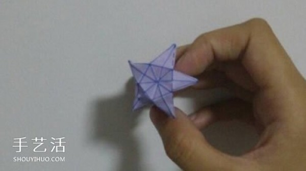 A star origami illustration that is difficult to fold a complex three-dimensional five-pointed star