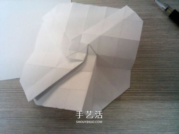 Illustration of how to fold an eight-petal Kawasaki rose Origami eight-petal Kawasaki rose