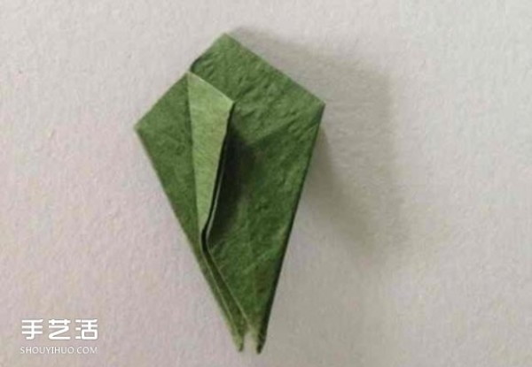 Super detailed illustration of how to fold Kawasaki rose, including flowers and receptacles