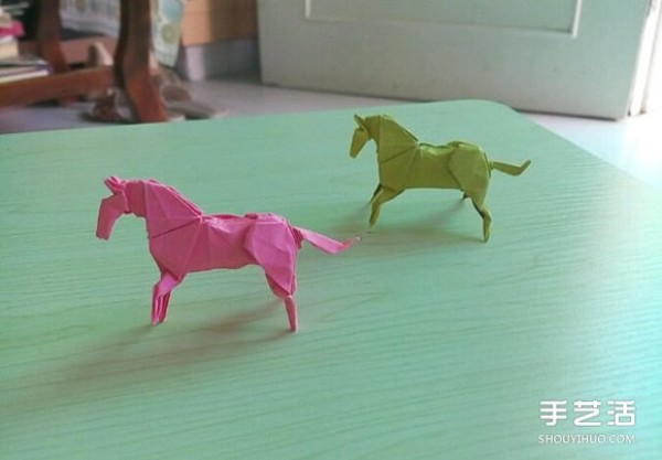 Hideo Komatsus Horse Origami Illustration, a Super Detailed Three-dimensional Horse Origami Tutorial