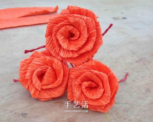 How to make handmade crepe paper roses, how to fold roses and crepe paper flowers