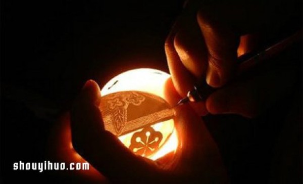 Appreciation of the exquisite hand-made egg carving art works