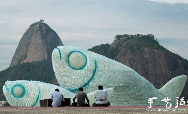 Giant fish DIYed from discarded plastic bottles