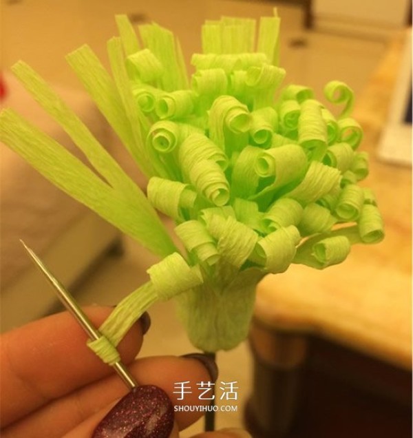 How to make chrysanthemums with crepe paper and make chrysanthemums from crepe paper for Double Ninth Festival