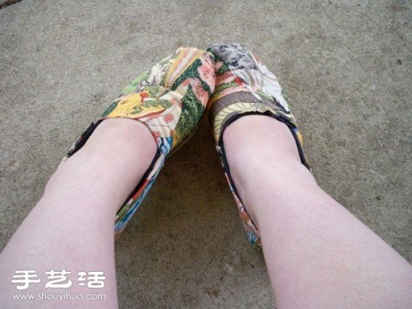 Old cloth shoes are transformed into DIY fashionable pastoral style fabric shoes