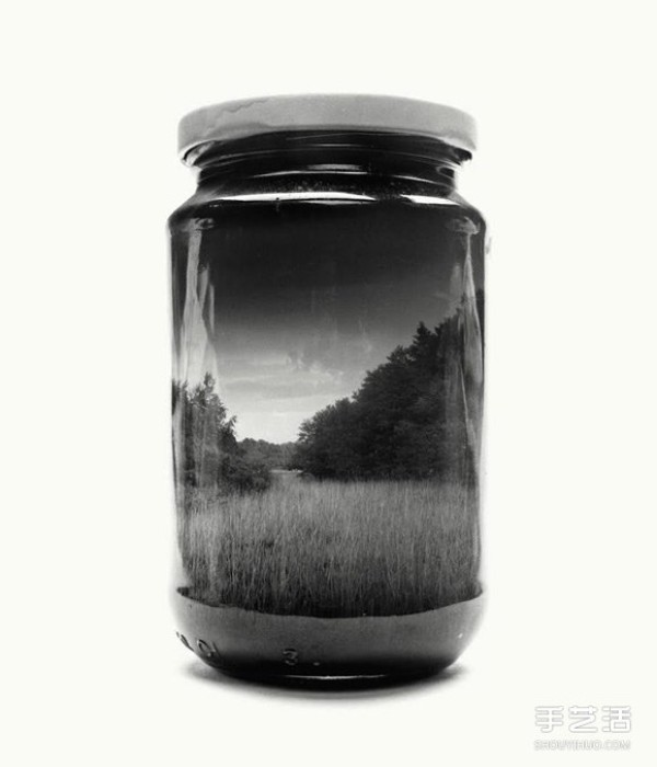 Use repeated exposure to put the missed hometown scenery into a glass bottle