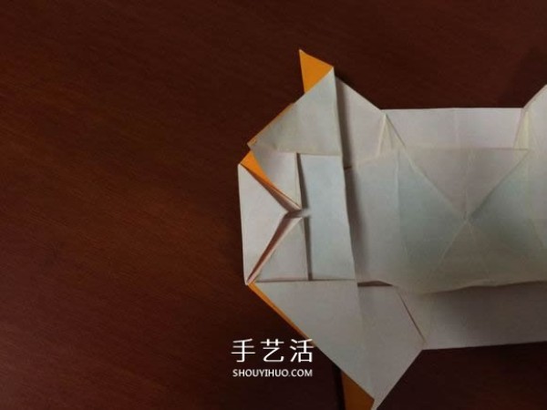 How to fold a complex three-dimensional sports car with detailed steps of origami sports car