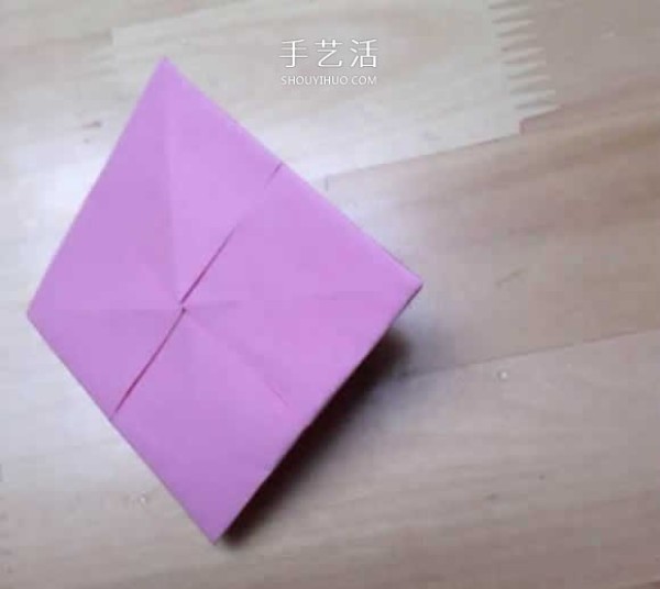 How to fold a spinning paper top with a simple flower-shaped top origami tutorial