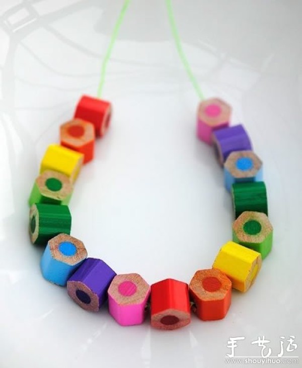 How to turn colored pencils into treasures and DIY beautiful necklaces