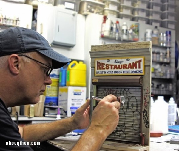 Purely handmade miniature models reproduce the street scene of traditional New York style shops