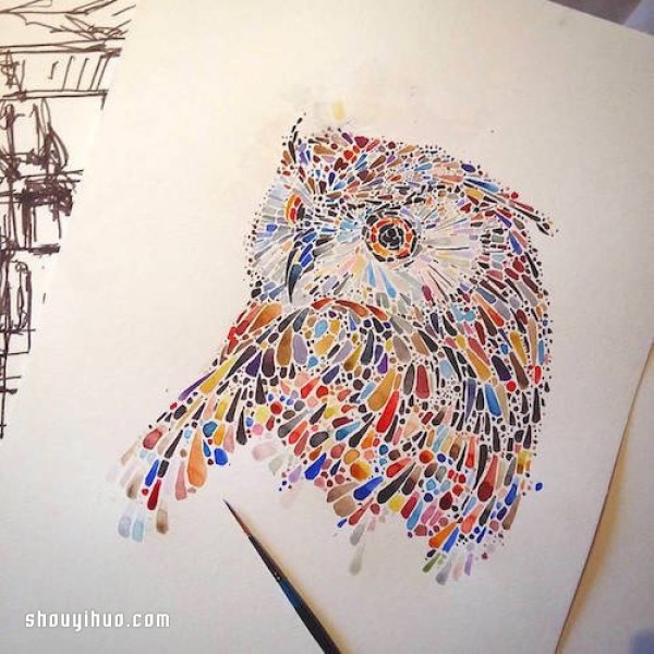 Hand-painted small dots are combined into extremely delicate animal patterns