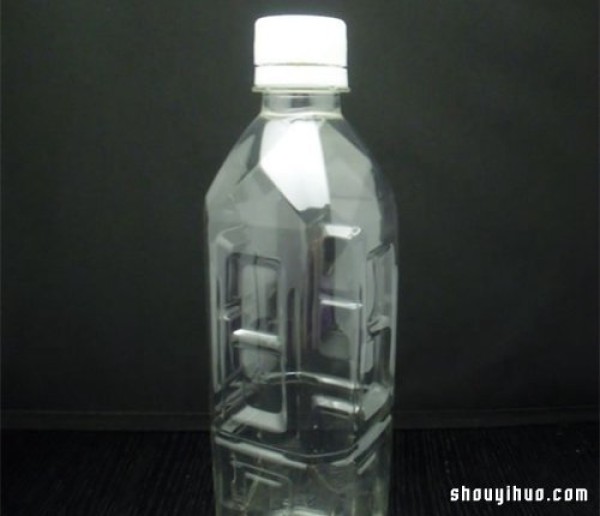 Mineral water bottles and beverage bottles turn waste into treasures, handmade small handicrafts