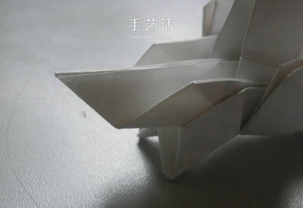 The origami method of a biplane, the step-by-step diagram of how to fold a biplane