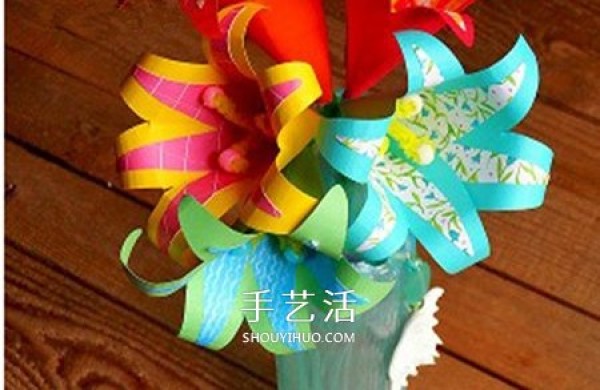 How to make colored paper lilies, simple steps to make lilies