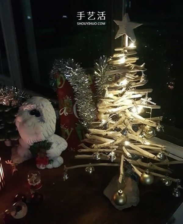 A simple tutorial on DIY three-dimensional Christmas tree using waste