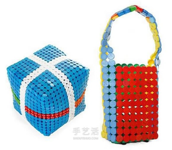 Use plastic bottle cap waste to DIY to make fashionable bags and stools