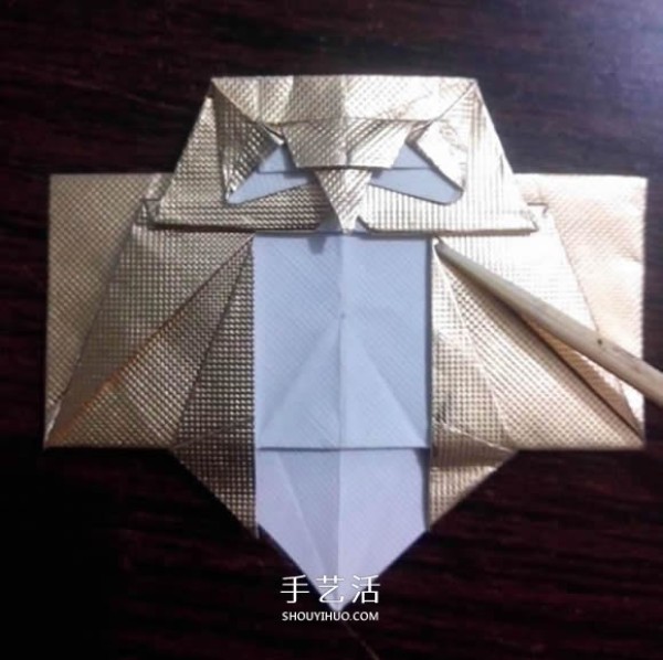 Cigarette box paper waste recycling, handmade origami three-dimensional owl diagram step by step