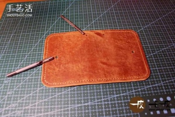 Handmade leather key bag making tutorial DIY key bag tutorial illustration