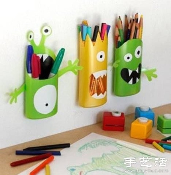 Using waste from shampoo/shower gel bottles to make monster pen holders