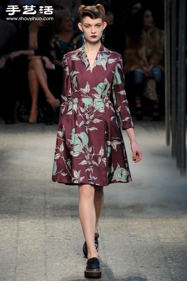 The 2014 autumn and winter clothing series breaks the dullness of autumn and winter, and a hundred flowers bloom