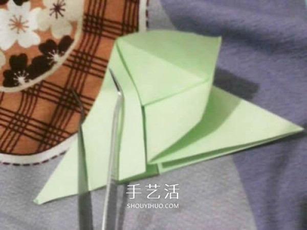 Illustration of the folding method of handmade paper fireworks, step-by-step diagram of the method of origami fireworks