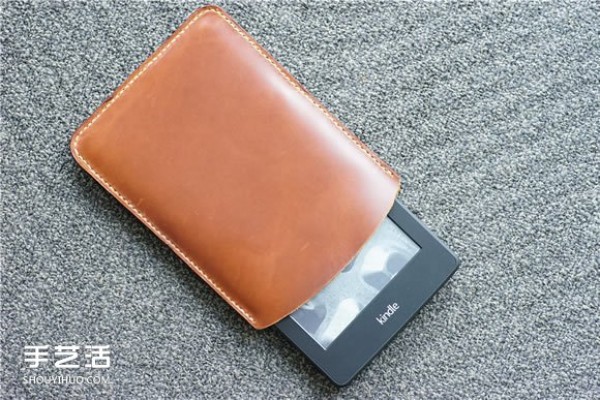 How to make your own Kindle leather case with simple DIY steps for Kindle leather case