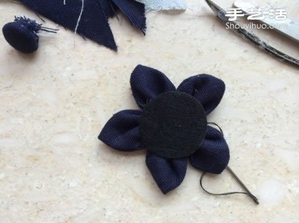 Super detailed steps to teach you how to make simple fabric flowers