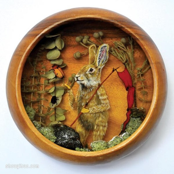 Use resin to paint a fantasy forest fairy tale in a wooden bowl