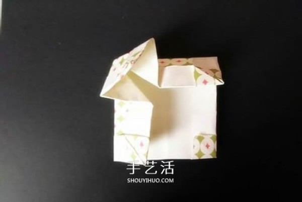 How to fold a simple plaid heart with plaid peach hearts and an illustration of the folding method