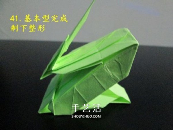 Handmade origami tank illustrated tutorial with detailed steps on how to fold a tank