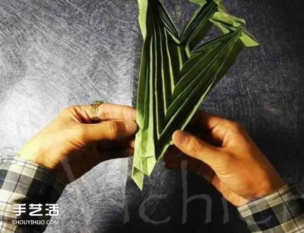 Sansheng Rose Origami Illustration: Fold Three Roses from One Piece of Paper