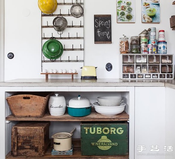 Tidy and warm kitchen decoration design by photographer DIY