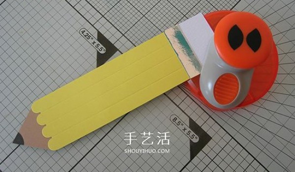 To make a small gift for Teachers Day to make a cute pencil bookmark from cardboard