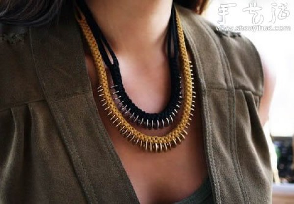 Handmade DIY tutorial for fashionable leather metal necklace