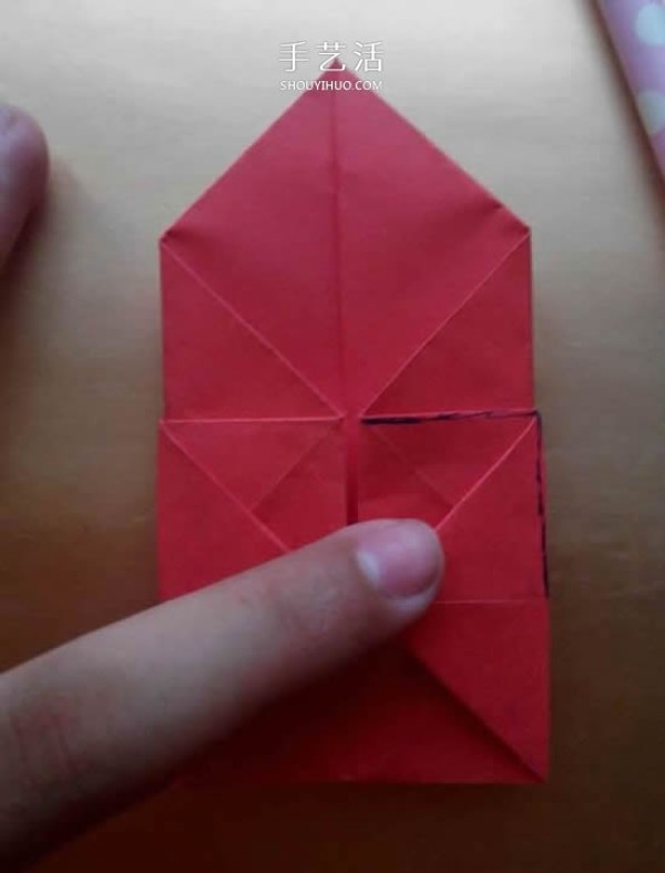 Childrens simple origami box tutorial: Illustration of the folding method of a tripod-shaped paper box