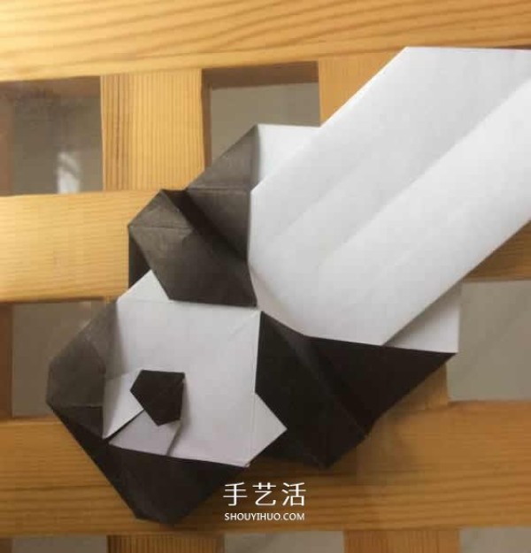 The origami step-by-step illustration of the crawling giant panda is so naive and cute~