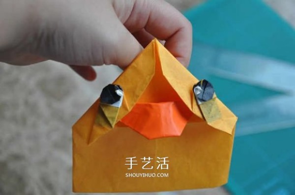 Steps to make origami big yellow duck, illustrations of how to fold a yellow duck