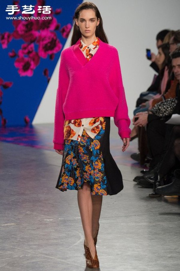 The 2014 autumn and winter clothing series breaks the dullness of autumn and winter, and a hundred flowers bloom