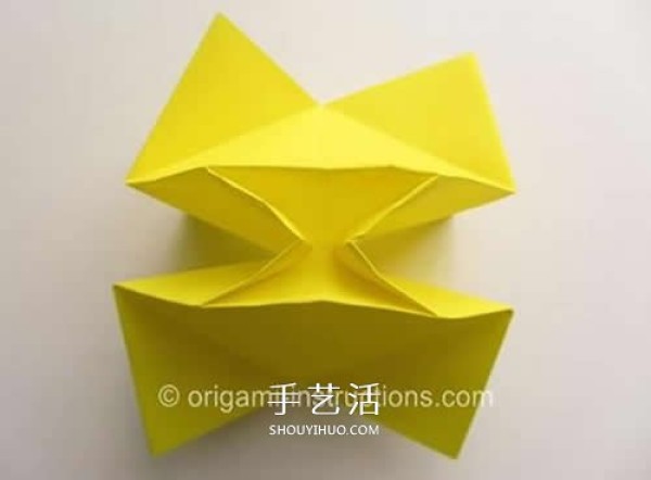 New method of folding a rotating rose, step-by-step diagram of origami rotating rose