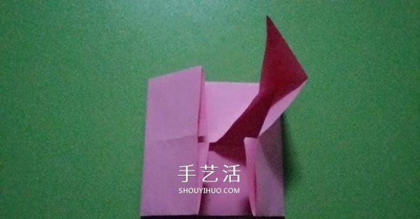 How to fold an octagonal flower basket and how to fold four origami flower baskets step by step" border="0" width ="580" height="303" src="https://img.111diy.com/timthumb.php?src=/d/file/20220112/rtqcoyyipt5.jpg" /></p>
<p>Pull one of the two folded sides apart. </p>
<p align="center"><img alt="Illustration of how to fold an octagonal flower basket. Step-by-step diagram of how to fold an octagonal flower basket."  alt=